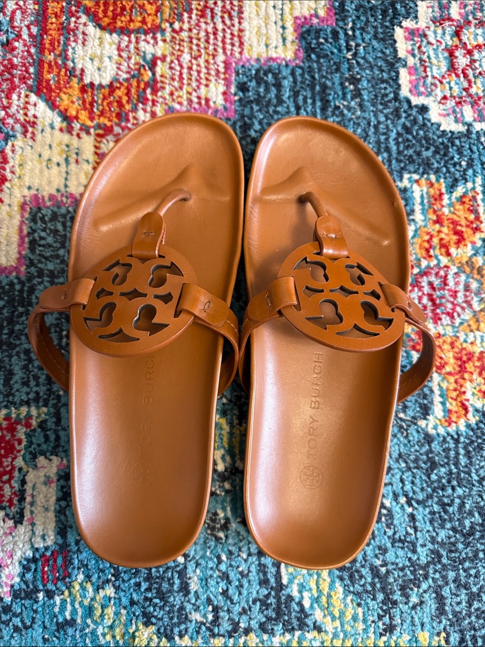 Tory Burch Cognac Leather Circle-Logo Thong Sandals - Picture 6 of 7